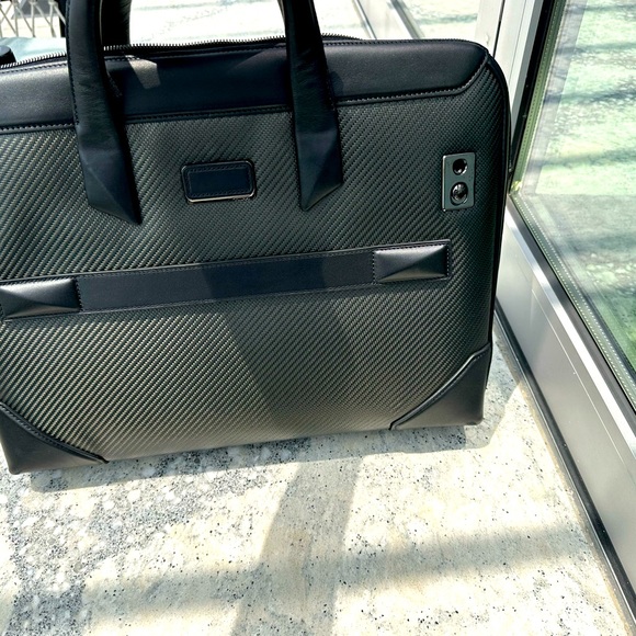 TUMI CFX “Shawnee” Briefcase - Picture 5 of 5